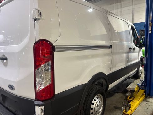 Used 2023 Ford Transit 150 Low Roof AWD image 5