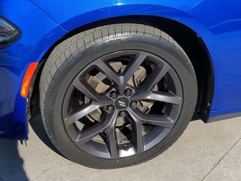 Used 2019 Dodge Charger SXT w/ Blacktop Package image 12