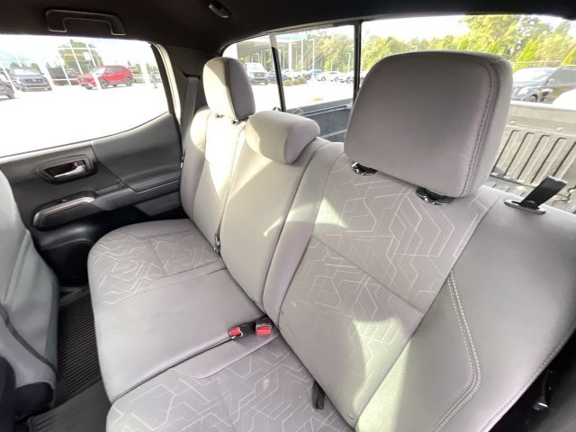 Used 2018 Toyota Tacoma TRD Off-Road AWD/4WD image 18