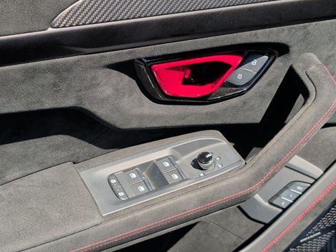 Used 2023 Lamborghini Urus Performante AWD/4WD image 14