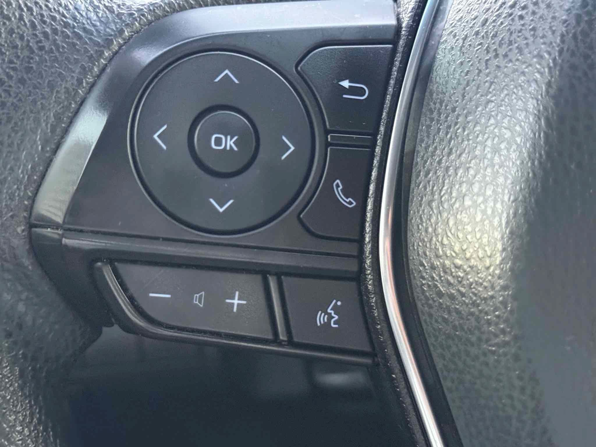Used 2020 Toyota Camry LE w/ Carpet Mat Package FWD image 96