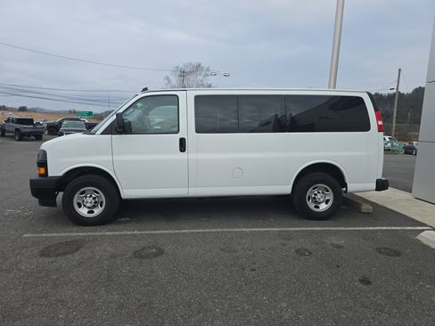 Used 2023 Chevrolet Express 3500 LS image 7
