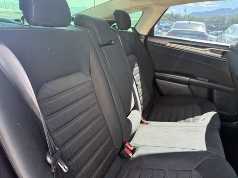 Used 2020 Ford Fusion SE FWD image 22
