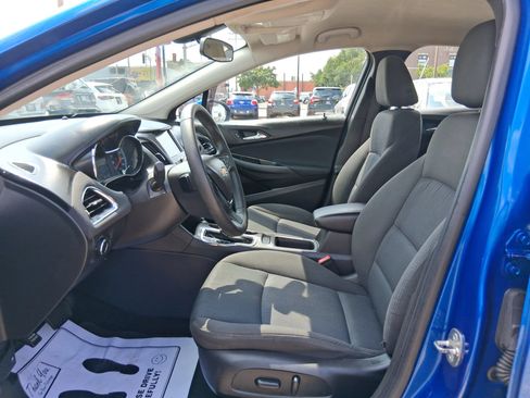Used 2016 Chevrolet Cruze LT w/ Convenience Package FWD image 10