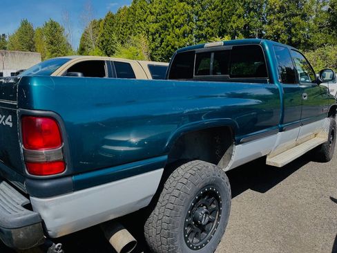 Used 1998 Dodge Ram 2500 Truck 4x4 Club Cab image 1