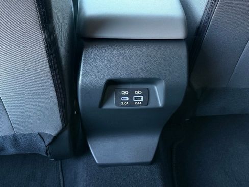 Used 2025 Subaru Crosstrek 2.0i Premium image 10