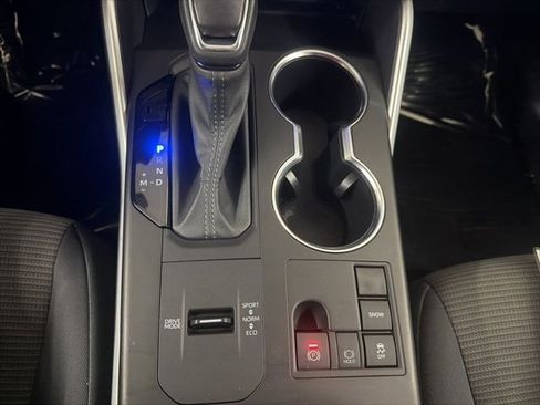 Used 2024 Toyota Highlander LE image 35