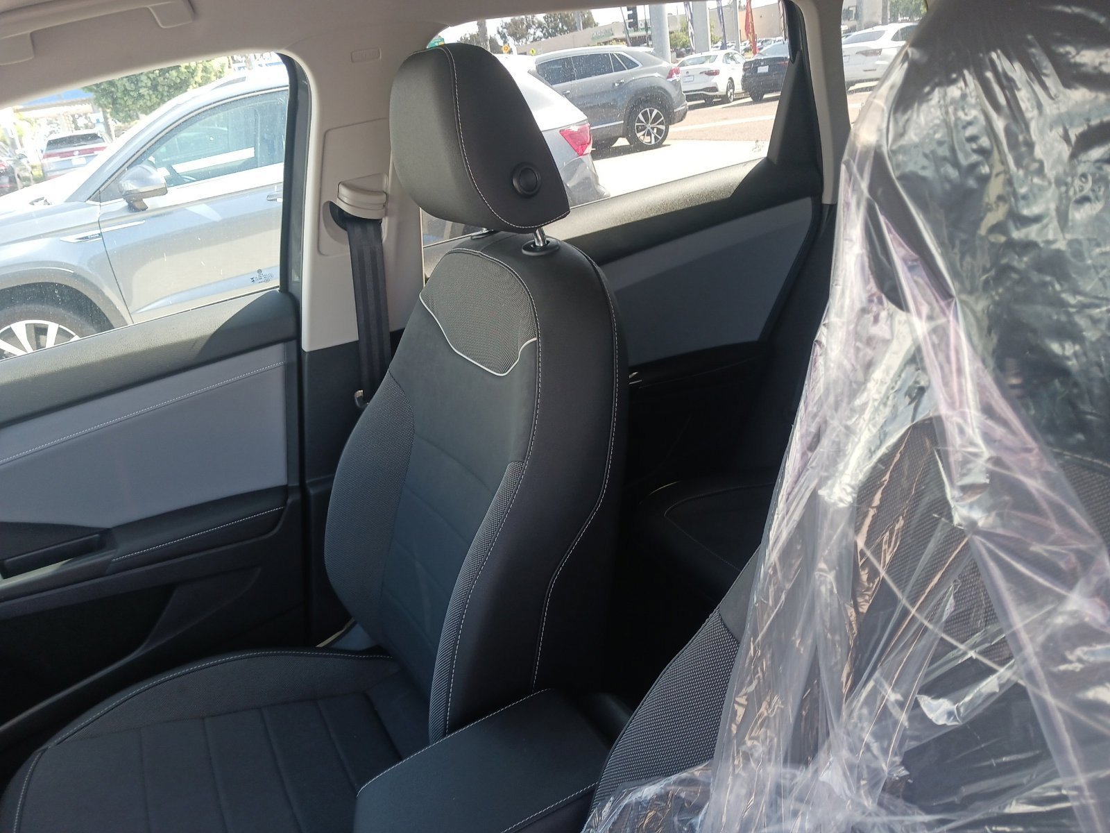 Used 2024 Volkswagen Taos SE FWD image 7