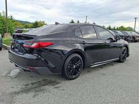 Used 2026 Toyota Camry SE FWD image 6