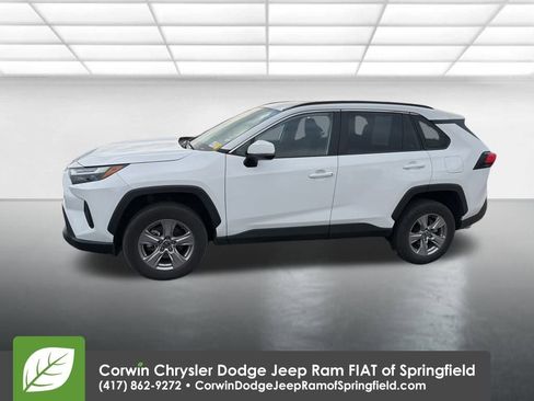 Used 2025 Toyota RAV4 XLE image 4