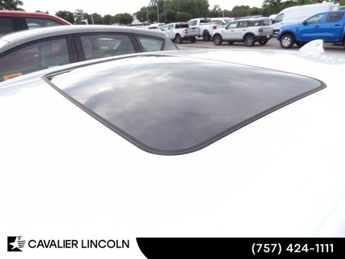 Used 2018 Chevrolet Cruze Premier FWD image 9