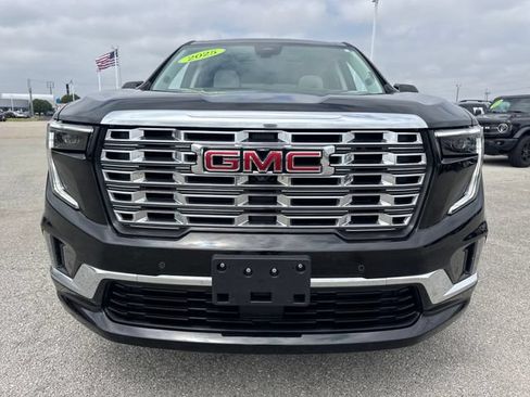 Used 2025 GMC Acadia Denali w/ Super Cruise Package FWD image 9