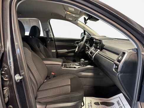 Certified 2023 Kia Sorento LX AWD/4WD image 26