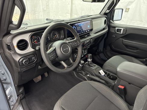 Used 2025 Jeep Wrangler Sport AWD/4WD image 13