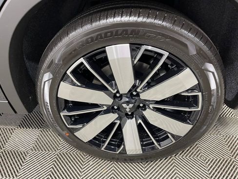 New 2025 Mitsubishi Outlander SE image 37