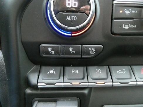 Used 2019 Chevrolet Silverado 1500 High Country w/ Technology Package image 30