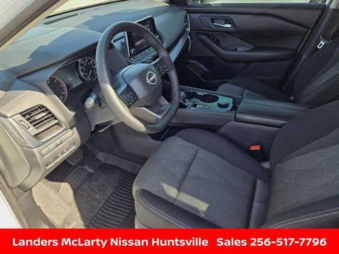 Used 2025 Nissan Rogue SV image 17