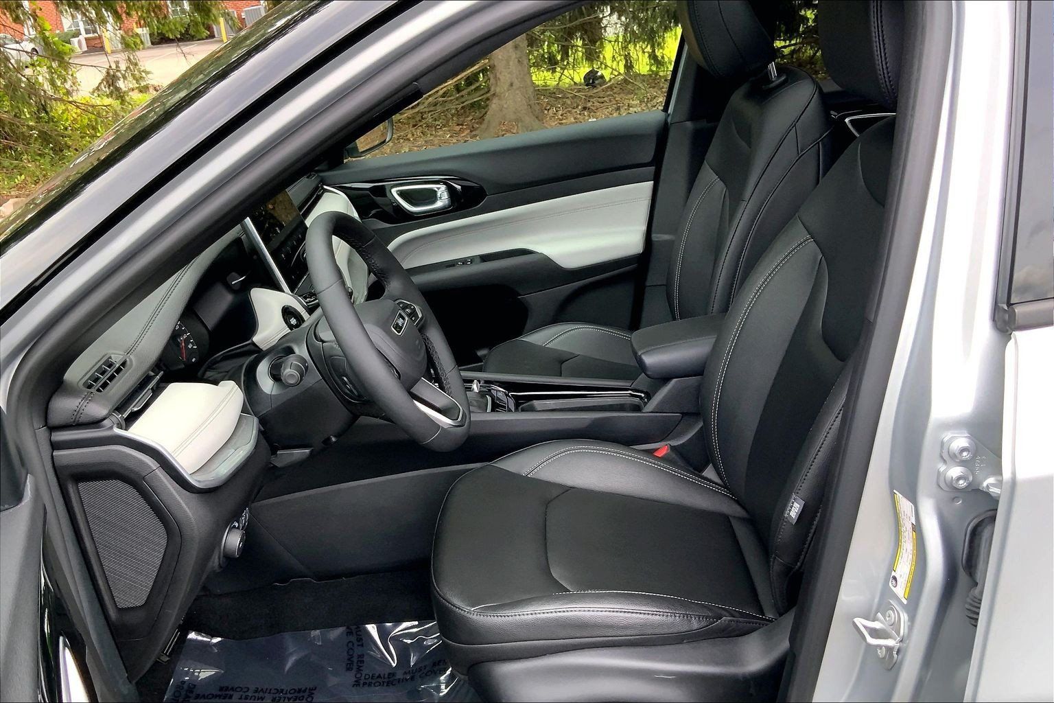 Used 2025 Jeep Compass Limited w/ Sun & Sound Group AWD/4WD image 7