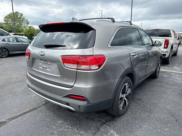 Used 2017 Kia Sorento EX w/ EX V6 Premium Package AWD/4WD image 4
