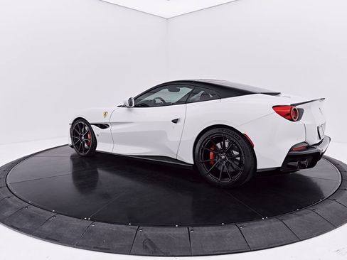 Used 2022 Ferrari Portofino M RWD image 16