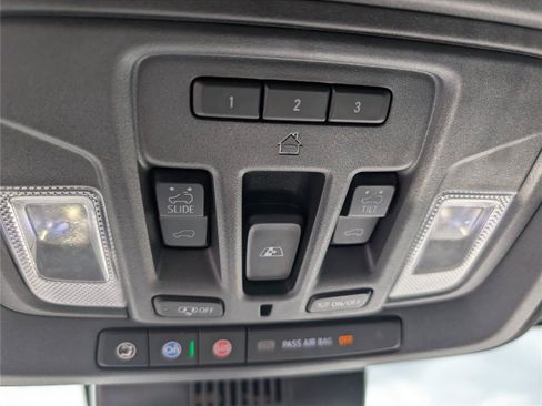 Used 2024 Chevrolet Silverado 2500 High Country w/ High Country Premium Package AWD/4WD image 16