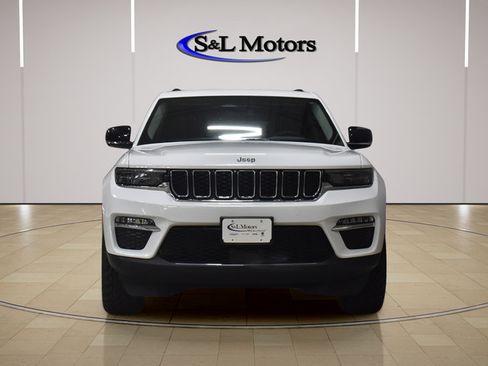 Used 2023 Jeep Grand Cherokee Limited AWD/4WD image 2