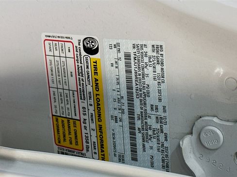 Used 2024 Ford Expedition XLT image 12