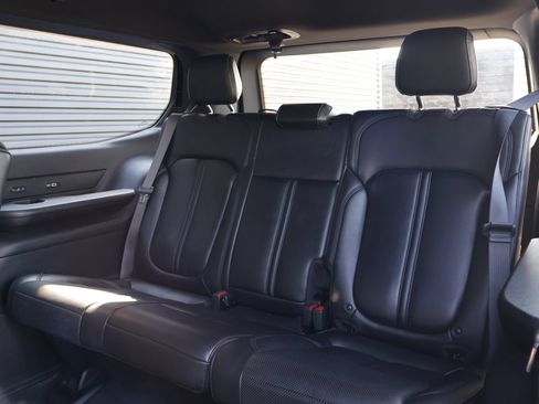 Used 2022 Jeep Wagoneer Series III w/ Flexible Seating Group AWD/4WD image 24