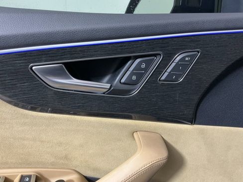 Used 2020 Audi Q8 Prestige image 21