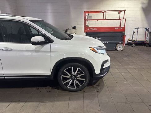 Used 2021 Honda Pilot Touring image 12