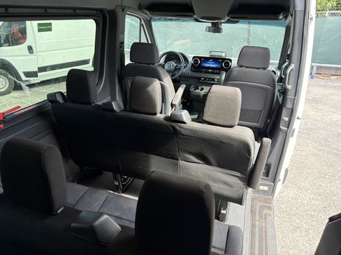 Used 2025 Mercedes-Benz Sprinter 2500 image 15