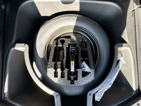 Used 2021 Jeep Grand Cherokee Laredo X image 33