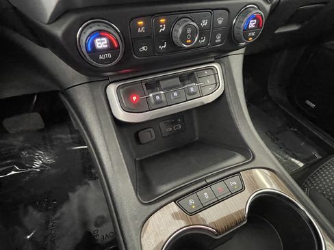 Used 2023 GMC Acadia SLE w/ Driver Convenience Package AWD/4WD image 34