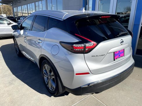 Used 2019 Nissan Murano Platinum image 2