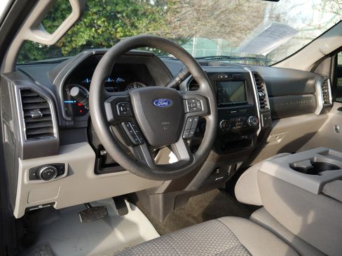 Used 2018 Ford F350 XLT image 4