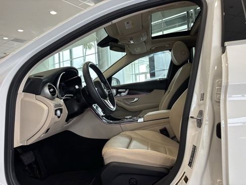 Used 2021 Mercedes-Benz C 300 C 300 image 16