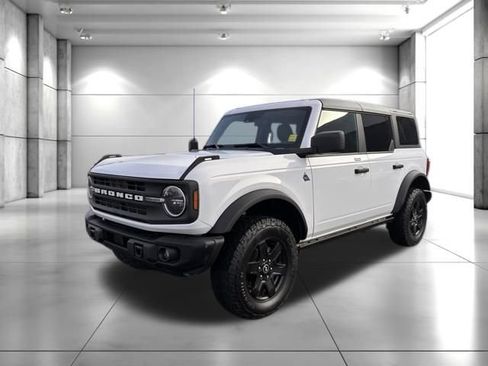 Used 2023 Ford Bronco Black Diamond image 3