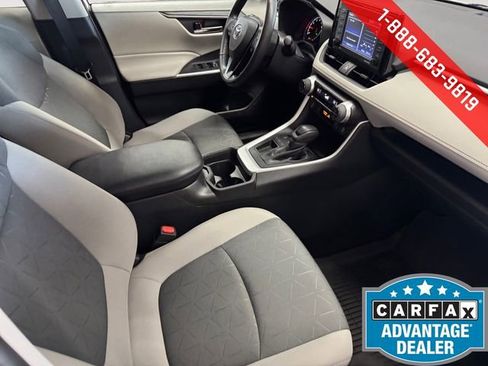 Used 2021 Toyota RAV4 XLE w/ Convenience Package image 5