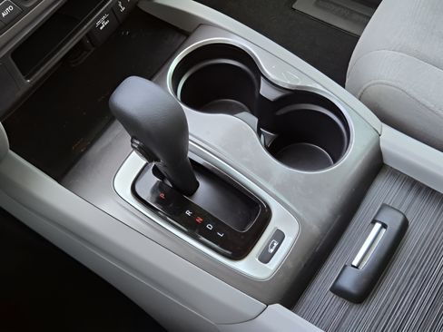 Used 2017 Honda Pilot EX image 16