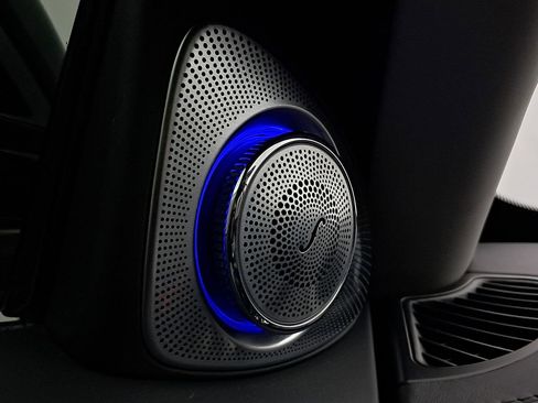 Used 2016 Mercedes-Benz Maybach S 600 image 25