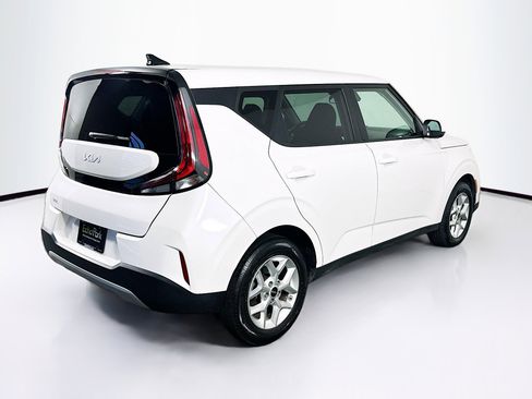 Used 2025 Kia Soul LX w/ LX Technology Package image 9