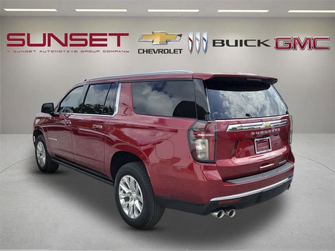 Certified 2024 Chevrolet Suburban Premier RWD image 6