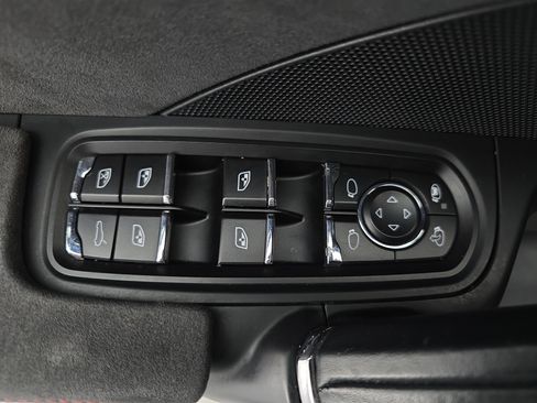 Used 2016 Porsche Cayenne GTS image 28