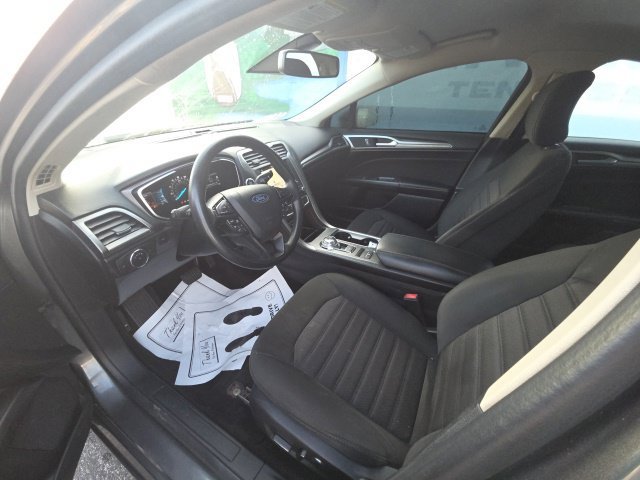 Used 2019 Ford Fusion SE FWD image 10