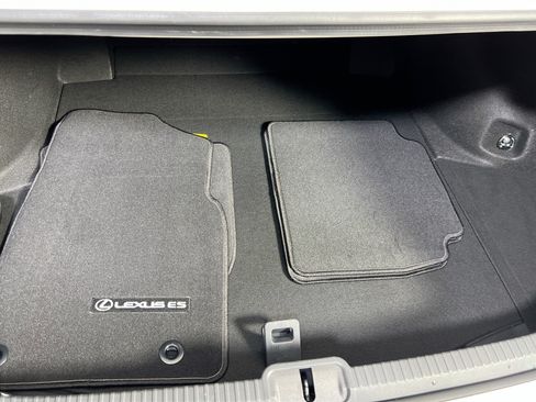 Used 2025 Lexus ES 350 w/ Premium Package FWD image 25