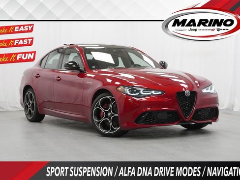 Used 2024 Alfa Romeo Giulia Veloce image 1