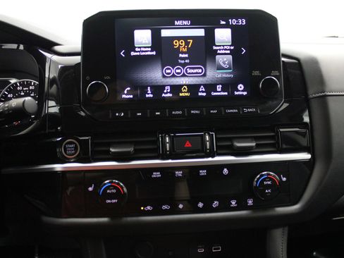Used 2023 Nissan Pathfinder SL AWD/4WD image 34