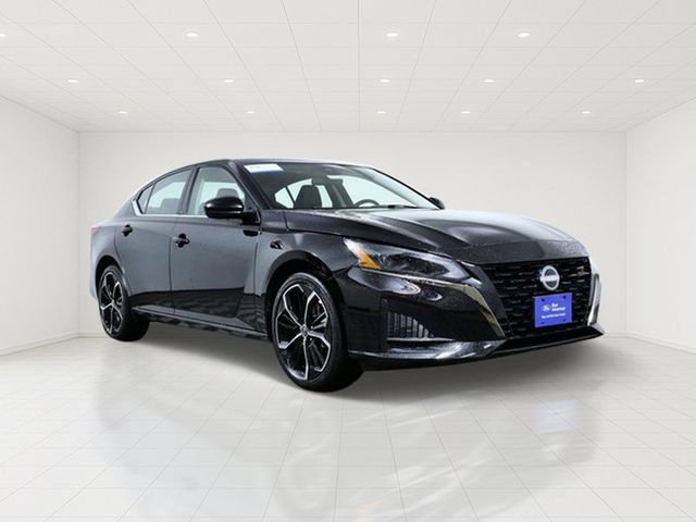Used 2025 Nissan Altima 2.5 SR AWD/4WD image 1