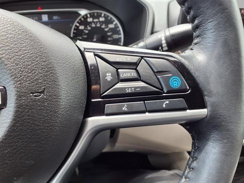 Used 2024 Nissan Altima 2.5 SV w/ SV Premium Package FWD image 14