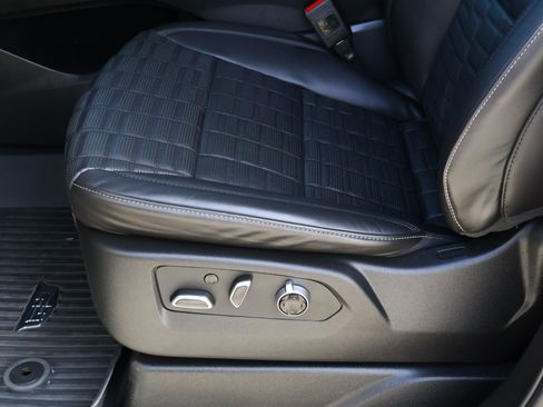 Used 2024 Cadillac Escalade V w/ LPO, ONYX Package image 22